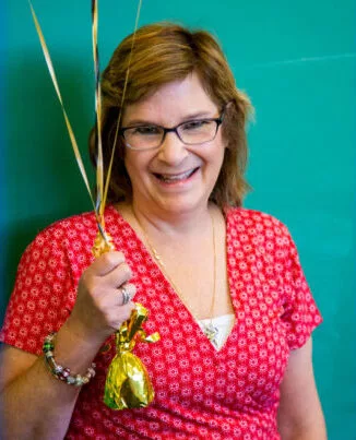 Golden Apple Winner Kathy Hetu