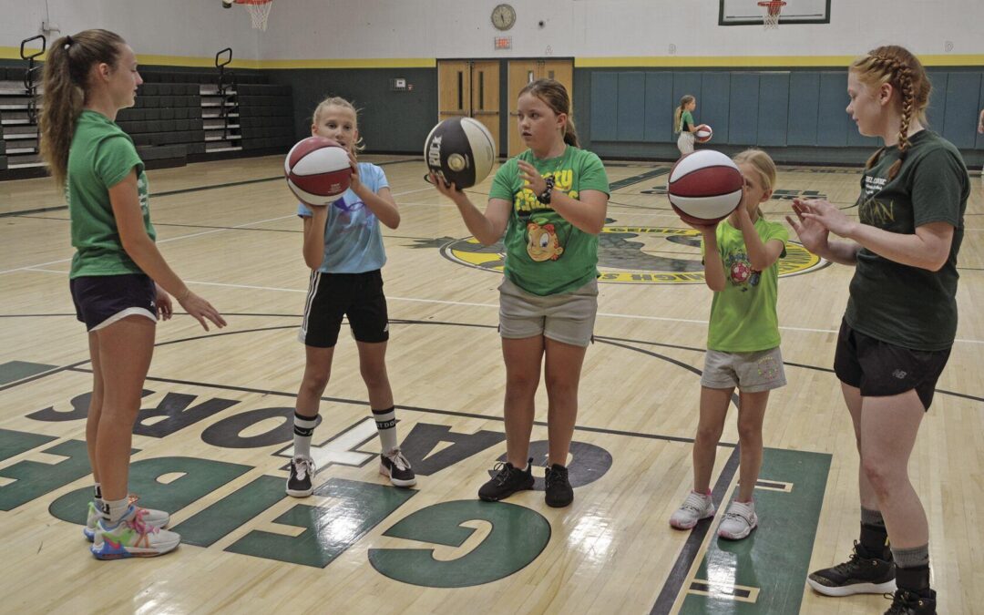 Gators Conduct Girls Basketball Camp